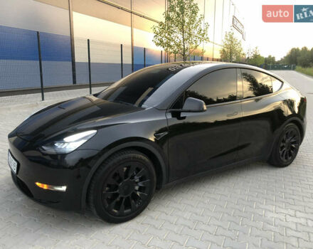 Черный Тесла Model Y, объемом двигателя 0 л и пробегом 63 тыс. км за 27500 $, фото 1 на Automoto.ua