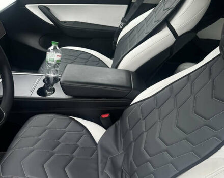 Черный Тесла Model Y, объемом двигателя 0 л и пробегом 28 тыс. км за 24500 $, фото 6 на Automoto.ua