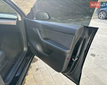 Черный Тесла Model Y, объемом двигателя 0 л и пробегом 59 тыс. км за 24900 $, фото 54 на Automoto.ua