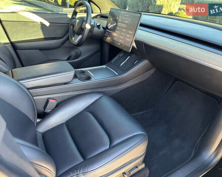 Черный Тесла Model Y, объемом двигателя 0 л и пробегом 60 тыс. км за 22999 $, фото 28 на Automoto.ua