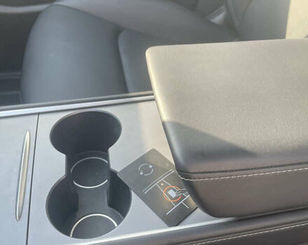 Чорний Тесла Model Y, об'ємом двигуна 0 л та пробігом 43 тис. км за 28300 $, фото 29 на Automoto.ua