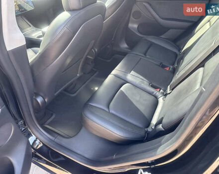 Черный Тесла Model Y, объемом двигателя 0 л и пробегом 27 тыс. км за 29999 $, фото 7 на Automoto.ua