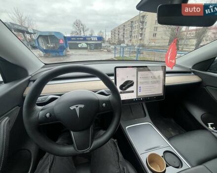 Черный Тесла Model Y, объемом двигателя 0 л и пробегом 90 тыс. км за 32818 $, фото 7 на Automoto.ua