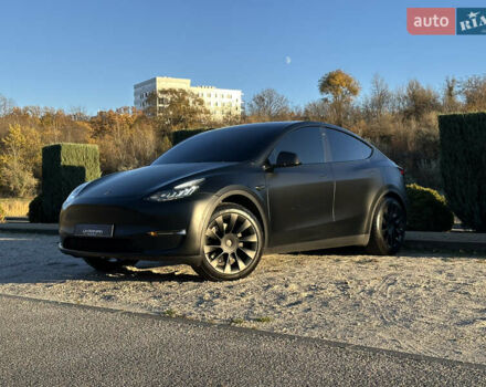 Черный Тесла Model Y, объемом двигателя 0 л и пробегом 60 тыс. км за 22999 $, фото 2 на Automoto.ua