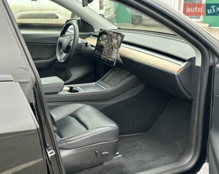 Черный Тесла Model Y, объемом двигателя 0 л и пробегом 127 тыс. км за 26990 $, фото 24 на Automoto.ua
