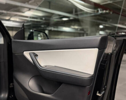 Черный Тесла Model Y, объемом двигателя 0 л и пробегом 33 тыс. км за 25900 $, фото 49 на Automoto.ua