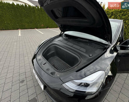 Чорний Тесла Model Y, об'ємом двигуна 0 л та пробігом 62 тис. км за 24999 $, фото 66 на Automoto.ua
