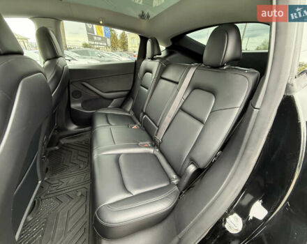 Чорний Тесла Model Y, об'ємом двигуна 0 л та пробігом 62 тис. км за 24999 $, фото 48 на Automoto.ua