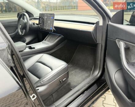 Черный Тесла Model Y, объемом двигателя 0 л и пробегом 55 тыс. км за 26300 $, фото 13 на Automoto.ua