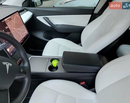 Черный Тесла Model Y, объемом двигателя 0 л и пробегом 97 тыс. км за 28000 $, фото 17 на Automoto.ua