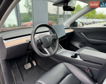 Черный Тесла Model Y, объемом двигателя 0 л и пробегом 63 тыс. км за 24300 $, фото 7 на Automoto.ua