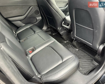 Чорний Тесла Model Y, об'ємом двигуна 0 л та пробігом 62 тис. км за 24999 $, фото 46 на Automoto.ua