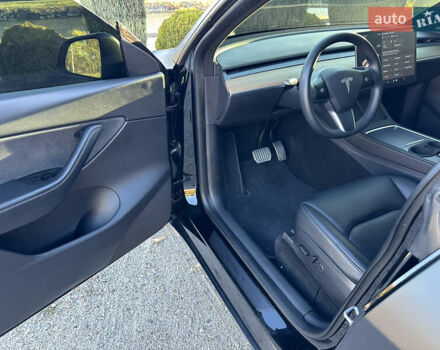 Черный Тесла Model Y, объемом двигателя 0 л и пробегом 60 тыс. км за 22999 $, фото 14 на Automoto.ua