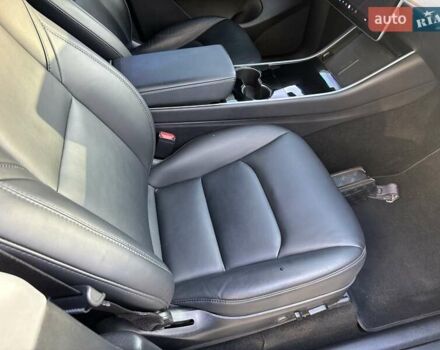 Черный Тесла Model Y, объемом двигателя 0 л и пробегом 59 тыс. км за 24900 $, фото 52 на Automoto.ua