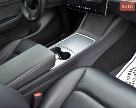 Черный Тесла Model Y, объемом двигателя 0 л и пробегом 73 тыс. км за 25950 $, фото 52 на Automoto.ua