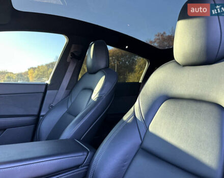 Черный Тесла Model Y, объемом двигателя 0 л и пробегом 60 тыс. км за 22999 $, фото 17 на Automoto.ua