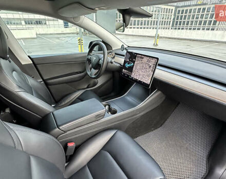 Чорний Тесла Model Y, об'ємом двигуна 0 л та пробігом 100 тис. км за 27999 $, фото 9 на Automoto.ua