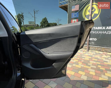 Черный Тесла Model Y, объемом двигателя 0 л и пробегом 51 тыс. км за 27300 $, фото 12 на Automoto.ua