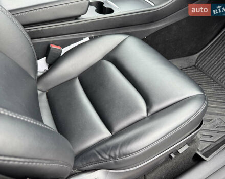 Чорний Тесла Model Y, об'ємом двигуна 0 л та пробігом 62 тис. км за 24999 $, фото 38 на Automoto.ua