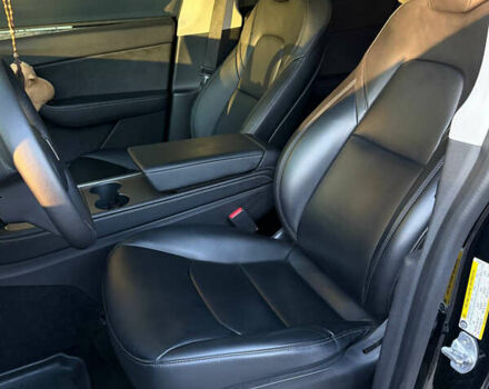 Черный Тесла Model Y, объемом двигателя 0 л и пробегом 60 тыс. км за 27500 $, фото 7 на Automoto.ua