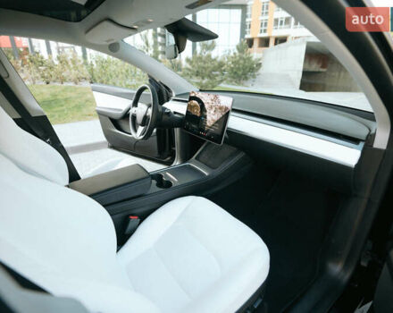 Черный Тесла Model Y, объемом двигателя 0 л и пробегом 44 тыс. км за 31499 $, фото 32 на Automoto.ua