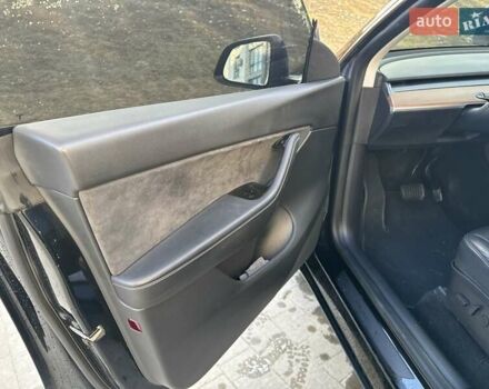 Черный Тесла Model Y, объемом двигателя 0 л и пробегом 59 тыс. км за 24900 $, фото 49 на Automoto.ua