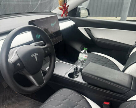 Черный Тесла Model Y, объемом двигателя 0 л и пробегом 28 тыс. км за 24500 $, фото 5 на Automoto.ua
