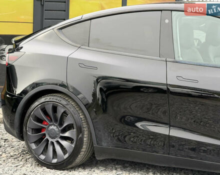 Чорний Тесла Model Y, об'ємом двигуна 0 л та пробігом 62 тис. км за 24999 $, фото 10 на Automoto.ua