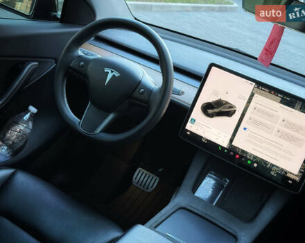 Чорний Тесла Model Y, об'ємом двигуна 0 л та пробігом 68 тис. км за 27500 $, фото 147 на Automoto.ua