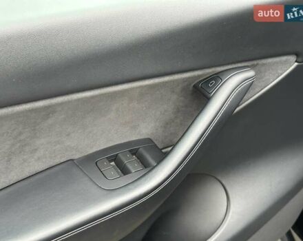 Черный Тесла Model Y, объемом двигателя 0 л и пробегом 127 тыс. км за 26990 $, фото 14 на Automoto.ua