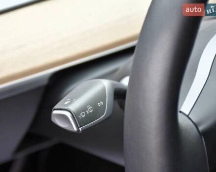 Черный Тесла Model Y, объемом двигателя 0 л и пробегом 73 тыс. км за 25950 $, фото 39 на Automoto.ua