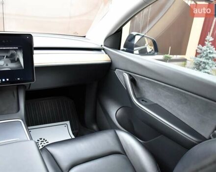 Черный Тесла Model Y, объемом двигателя 0 л и пробегом 73 тыс. км за 25950 $, фото 33 на Automoto.ua