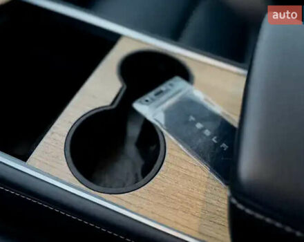 Черный Тесла Model Y, объемом двигателя 0 л и пробегом 162 тыс. км за 25700 $, фото 5 на Automoto.ua