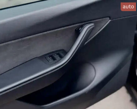 Черный Тесла Model Y, объемом двигателя 0 л и пробегом 162 тыс. км за 25700 $, фото 16 на Automoto.ua