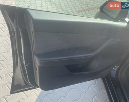 Чорний Тесла Model Y, об'ємом двигуна 0 л та пробігом 43 тис. км за 28300 $, фото 32 на Automoto.ua