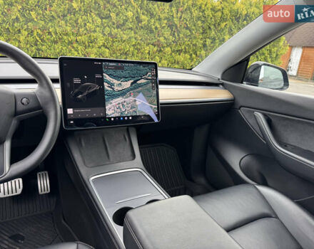 Чорний Тесла Model Y, об'ємом двигуна 0 л та пробігом 62 тис. км за 24999 $, фото 44 на Automoto.ua