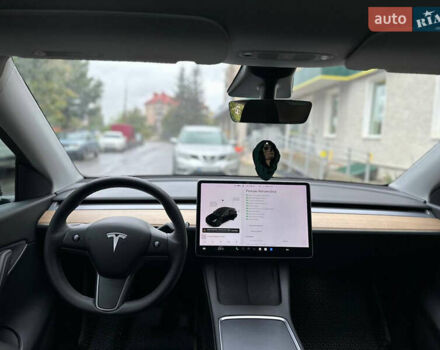 Черный Тесла Model Y, объемом двигателя 0 л и пробегом 82 тыс. км за 26000 $, фото 13 на Automoto.ua