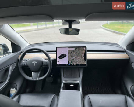 Черный Тесла Model Y, объемом двигателя 0 л и пробегом 5 тыс. км за 24999 $, фото 6 на Automoto.ua