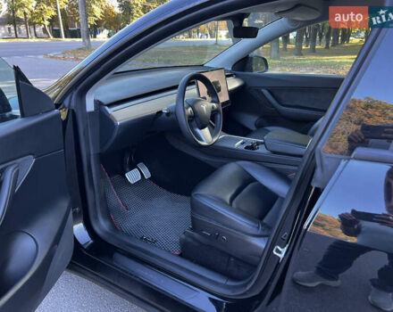 Черный Тесла Model Y, объемом двигателя 0 л и пробегом 83 тыс. км за 30000 $, фото 5 на Automoto.ua