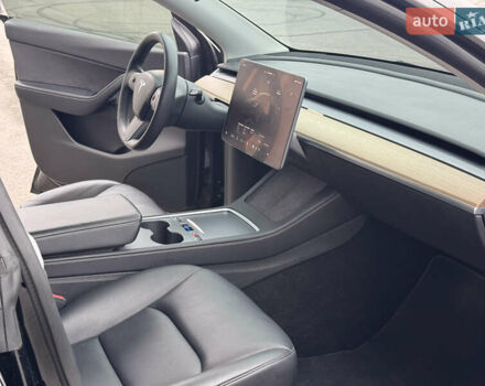 Черный Тесла Model Y, объемом двигателя 0 л и пробегом 68 тыс. км за 25000 $, фото 10 на Automoto.ua