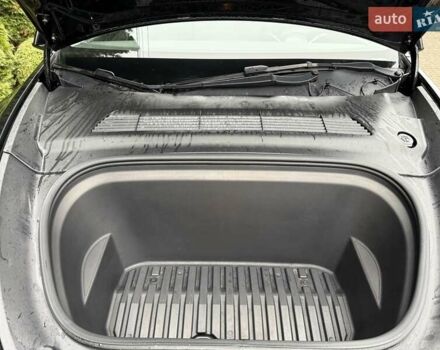 Чорний Тесла Model Y, об'ємом двигуна 0 л та пробігом 43 тис. км за 25000 $, фото 7 на Automoto.ua