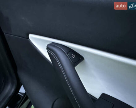 Черный Тесла Model Y, объемом двигателя 0 л и пробегом 85 тыс. км за 28000 $, фото 40 на Automoto.ua