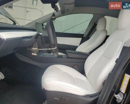 Черный Тесла Model Y, объемом двигателя 0 л и пробегом 136 тыс. км за 10200 $, фото 6 на Automoto.ua