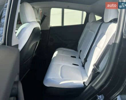 Черный Тесла Model Y, объемом двигателя 0 л и пробегом 24 тыс. км за 31000 $, фото 20 на Automoto.ua
