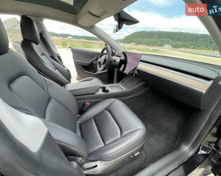 Черный Тесла Model Y, объемом двигателя 0 л и пробегом 83 тыс. км за 25500 $, фото 27 на Automoto.ua