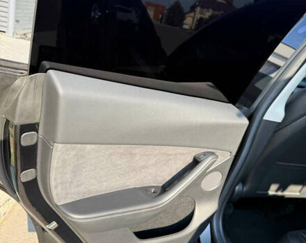 Черный Тесла Model Y, объемом двигателя 0 л и пробегом 79 тыс. км за 31999 $, фото 33 на Automoto.ua