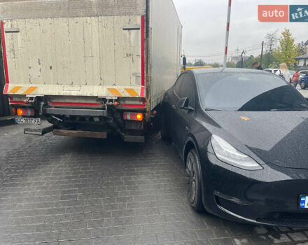 Чорний Тесла Model Y, об'ємом двигуна 0 л та пробігом 47 тис. км за 23700 $, фото 15 на Automoto.ua
