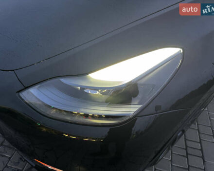 Черный Тесла Model Y, объемом двигателя 0 л и пробегом 85 тыс. км за 28000 $, фото 47 на Automoto.ua