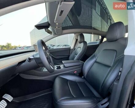Черный Тесла Model Y, объемом двигателя 0 л и пробегом 73 тыс. км за 27890 $, фото 15 на Automoto.ua