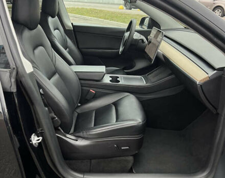 Черный Тесла Model Y, объемом двигателя 0 л и пробегом 61 тыс. км за 22900 $, фото 23 на Automoto.ua